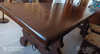 tavolo da sala in noce con sedie 