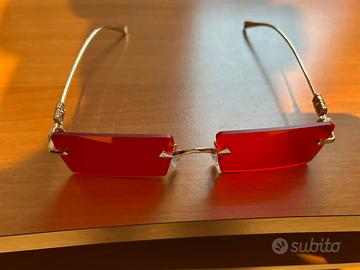 Occhiali da sole rossi