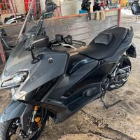 Yamaha Tmax 560 Tech max