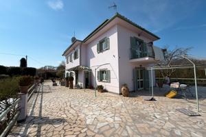 Villa indipendente con piscina