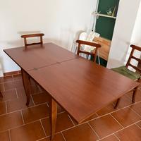 Tavolo allungabile con 4 sedie