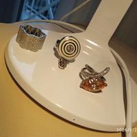 Tre anelli unici nuovi