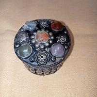 portagioie antico con pietre dure artigianale 