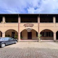 NEGOZIO A MOSCAZZANO
