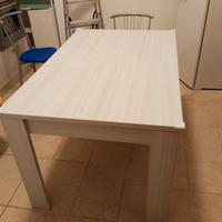 Tavolo da pranzo 