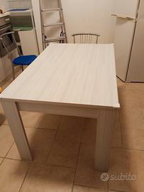 Tavolo da pranzo 