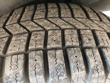 Gomme Mitsubishi L200