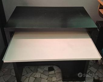 Scrivania Porta PC Compatta con Ruote e Piano Estr