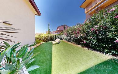 VILLA CON GIARDINO E GARAGE