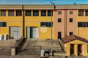 CAPANNONE A VILLANTERIO