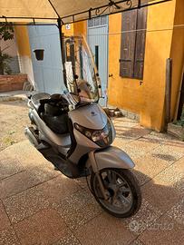 Piaggio Beverly 250