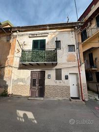 Stabile con due appartamenti - Fondo Gargano