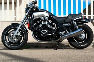 Yamaha vmax 1200