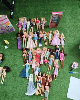 30 Barbie 2 sorelline e 1 Ken
