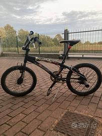 Bicicletta BMX Lombardo