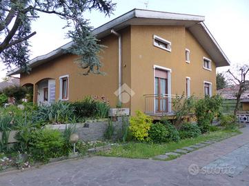 VILLA SINGOLA A RESCALDINA