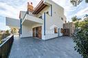-villa-bifamiliare-di-lusso-con-giardino-privato