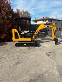 E291-ESCAVATORE CATERPILLER 18Q CON 560 ORE