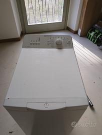 lavatrice Indesit BTW L60400 IT carica dall'alto
