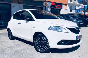 Lancia Ypsilon 1.0 FireFly 5 porte S&S Hybrid Ecoc