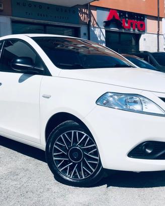 Lancia Ypsilon 1.0 FireFly 5 porte S&S Hybrid Ecoc