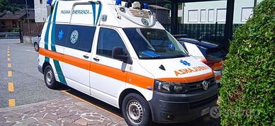 VOLKSWAGEN TRANSPORTER AMBULANZA (PAD2) C.V V.P