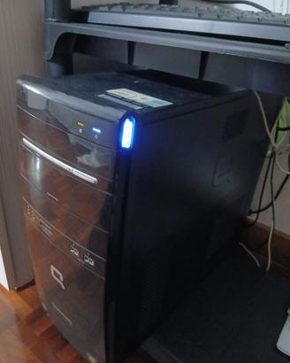 Pc fisso qbell usato in buone condizioni