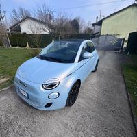 Fiat 500e cabrio La Prima