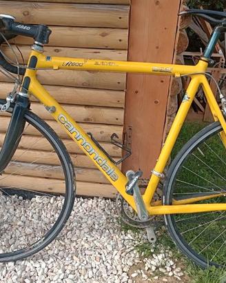 Bicicletta modello Cannondale R600 CAD3