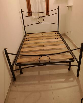 letto a una piazza e mezza con materasso 
