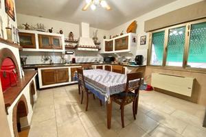 Appartamento di 160 m² con più di 5 locali a Casta