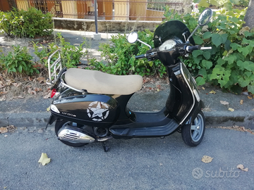 Vespa piaggio lx150 ie