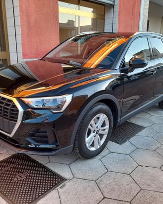 AUDI Q3 2.0 TDI S-TRONIC