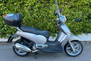 Aprilia Scarabeo 250 ie anno 2008 grigio