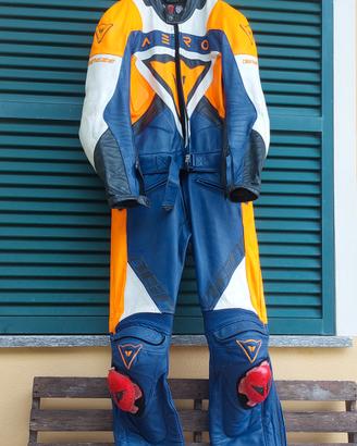 tuta Dainese  in pelle per moto  taglia 52