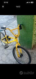 bicicletta bmx freestyle