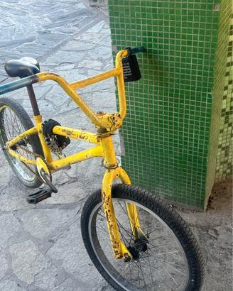 bicicletta bmx freestyle