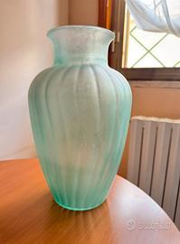 Vaso in vetro satinato vintage