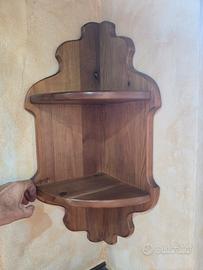 Angoliera pensile in legno