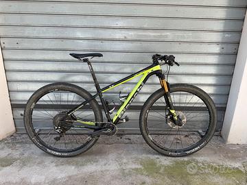 Bianchi Methanol CV 9.2 29” Carbon XT/XTR Kashima