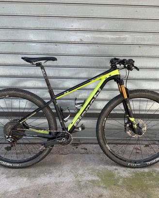 Bianchi Methanol CV 9.2 29” Carbon XT/XTR Kashima