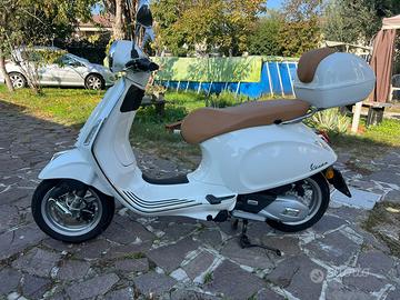 Vespa 125 primavera bianca
