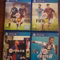 BLOCCO 4 GIOCHI PS4 A 10 EURO TOTALI