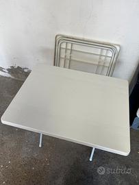Tavolo in plastica