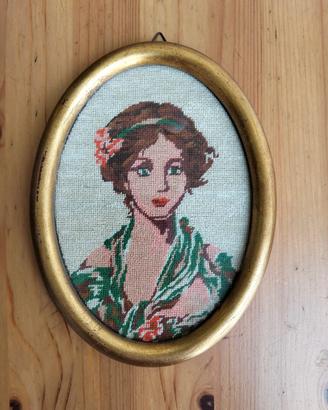 Quadro vintage ricamo ovale dorato shabby chic