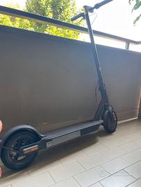 Monopattino Xiaomi Mi Electric Scooter Pro 2