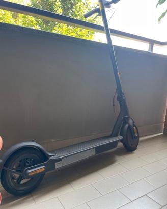 Monopattino Xiaomi Mi Electric Scooter Pro 2