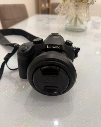 Panasonic Lumix FZ1000