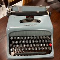 Macchina da scrivere Olivetti