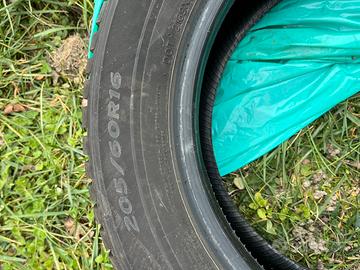 Gomme invernali 205 60 R16 usate